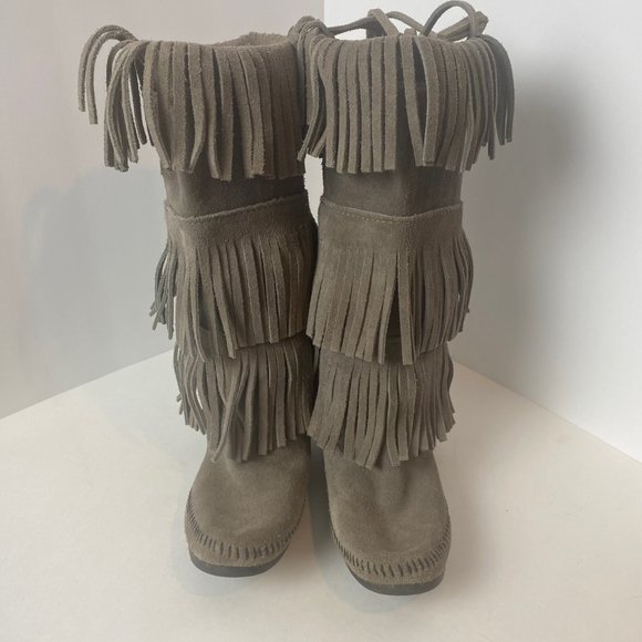 Minnetonka 3-Layer Soft Suede Fringe Boot Grey Size 6 - Picture 13 of 14